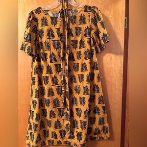 Adorable! Leaf print Ann Taylor dress with belt and pockets